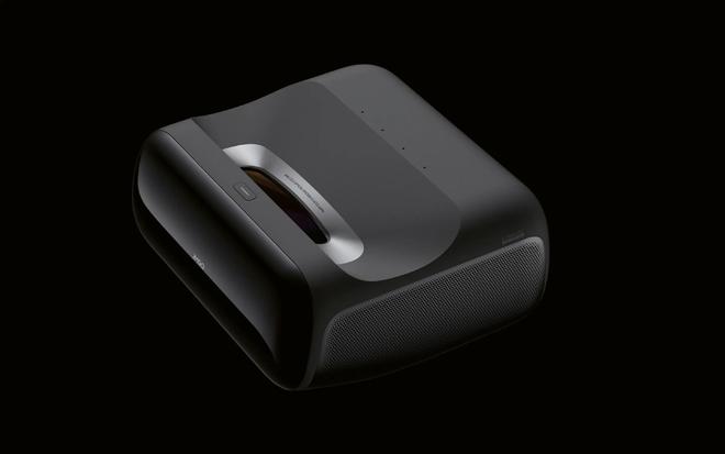 从几英寸外投射出大屏幕4K视觉效果九游会j9登录世界上最小的激光电视(图3)