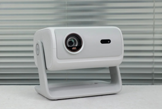 选购推荐！这六款颜值高画质好值得入j9九游会登录2025年家用投影仪(图2)